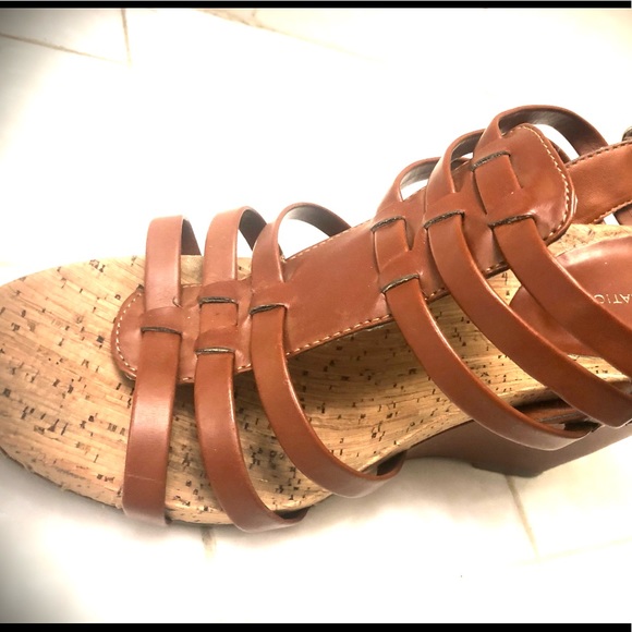 BCBG wedge shoes - Picture 9 of 9